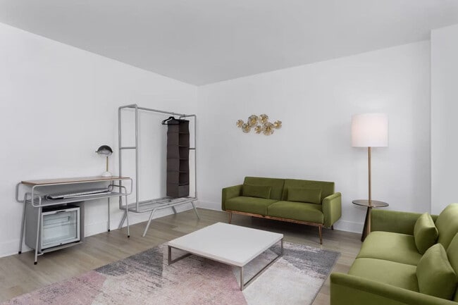 956 Washington Ave in Miami Beach, FL - Building Photo - Building Photo