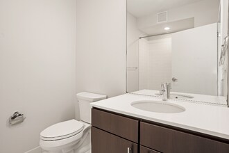 747 W Adams St in Chicago, IL - Building Photo - Building Photo