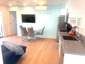 9599 Vista Tercera in San Diego, CA - Building Photo - Building Photo