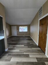 6902 W 3rd Ave in Kennewick, WA - Building Photo - Building Photo