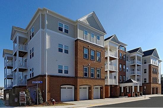 24636 Woolly Mammoth Ter, Unit 305 in Aldie, VA - Building Photo - Building Photo