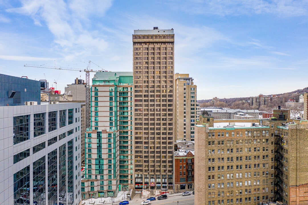 The 2250 Guy Apartments in Montréal, QC - Building Photo