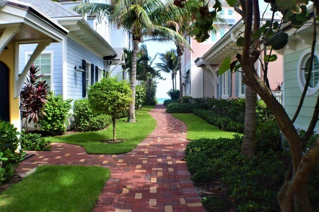 2225 S Ocean Blvd-Unit -4 in Delray Beach, FL - Building Photo - Building Photo