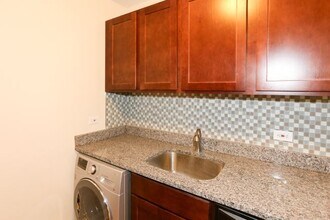 558 W Arlington Pl in Chicago, IL - Building Photo - Building Photo