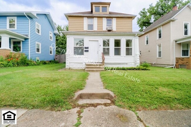 property at 721 Greenlawn Ave