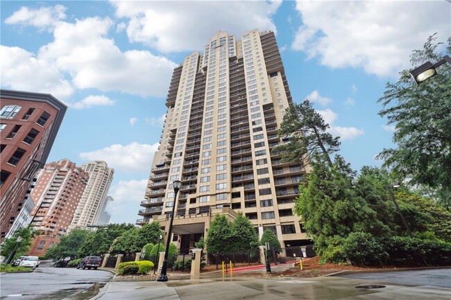 3481 Lakeside Dr NE in Atlanta, GA - Building Photo - Building Photo