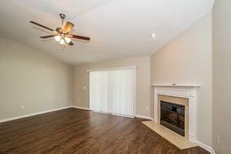 303 Sanwick Dr in Jacksonville, FL - Building Photo - Building Photo