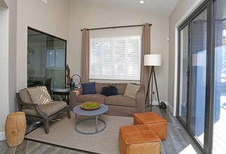 Bell Almaden in San Jose, CA - Foto de edificio - Interior Photo