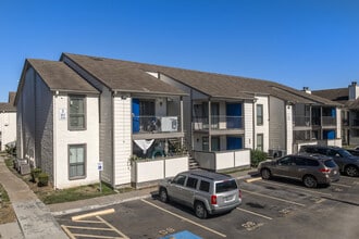 Star Villa Ana in Houston, TX - Building Photo - Building Photo