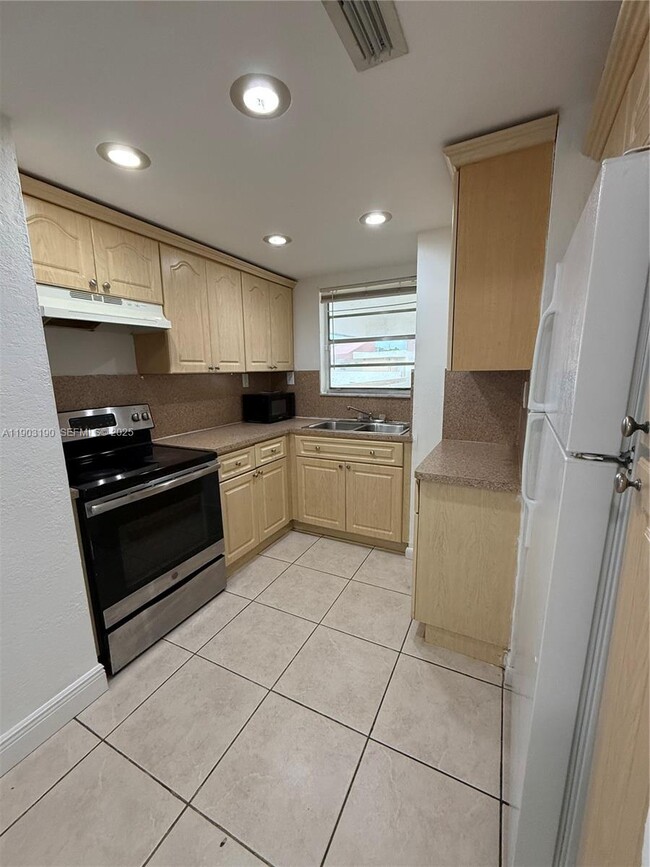 property at 8820 Fontainebleau Blvd