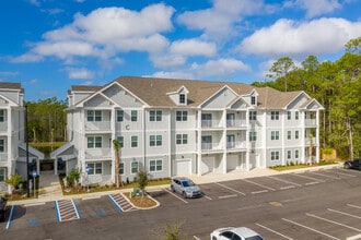 The Southern at Santa Rosa Beach in Santa Rosa Beach, FL - Foto de edificio - Building Photo