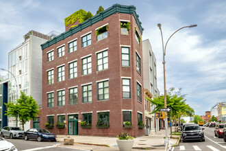 587 Washington Ave in Brooklyn, NY - Building Photo - Building Photo