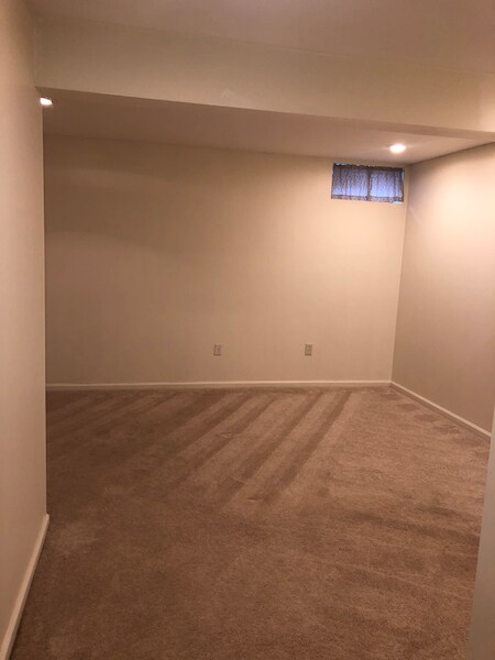 5957 Rowanberry Dr in Elkridge, MD - Building Photo - Building Photo