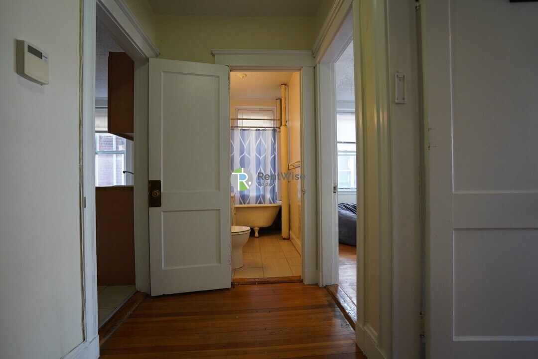 5-11 Barrows St in Boston, MA - Building Photo