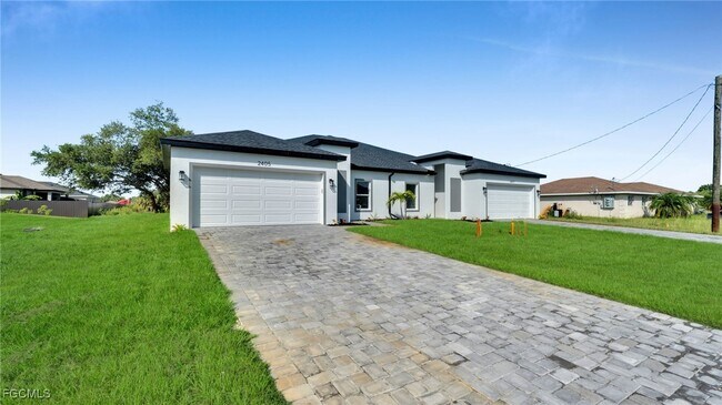 2405-2407 Xelda Ave N in Lehigh Acres, FL - Building Photo - Building Photo