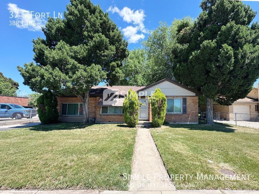 37 S Fort Ln in Layton, UT - Building Photo