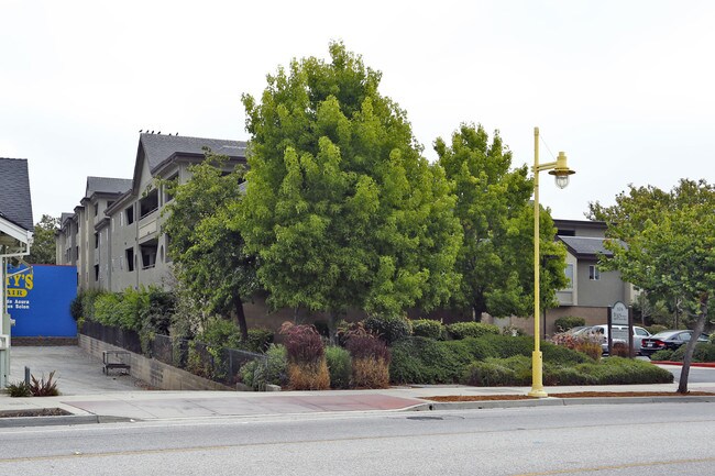 River Street Place Condos in Santa Cruz, CA - Foto de edificio - Building Photo