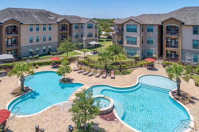 Kensington Crossings in Houston, TX - Foto de edificio - Building Photo