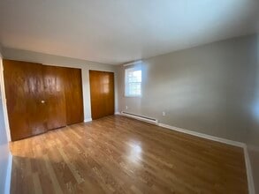 16a Mayberry Dr in Westborough, MA - Building Photo - Building Photo