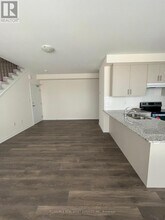 70 Knotsberry Cir in Brampton, ON - Building Photo - Building Photo