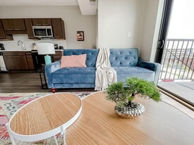 1400 Walnut St in Des Moines, IA - Building Photo