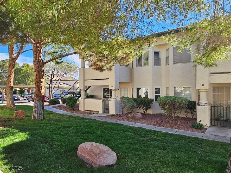 7933 Terrace Rock Way in Las Vegas, NV - Building Photo
