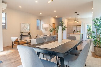 424 26th Ave S in Seattle, WA - Foto de edificio - Building Photo