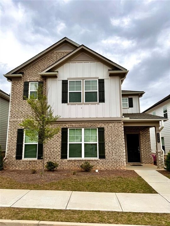 2209 Wood Thrush Wy in Hoschton, GA - Building Photo
