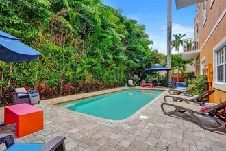 624 NE 29th Dr in Wilton Manors, FL - Building Photo - Building Photo