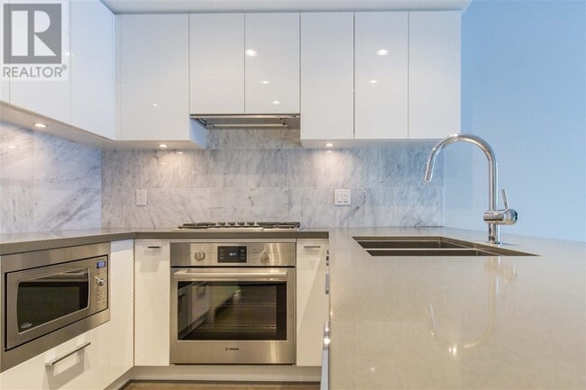 property at 5638-5638 Birney Ave