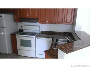 17622 NW 25th Ave-Unit -106 in Miami Gardens, FL - Building Photo - Building Photo