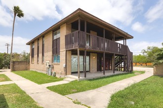 Peak Bay Apartments & Condos in Laguna Vista, TX - Building Photo - Building Photo