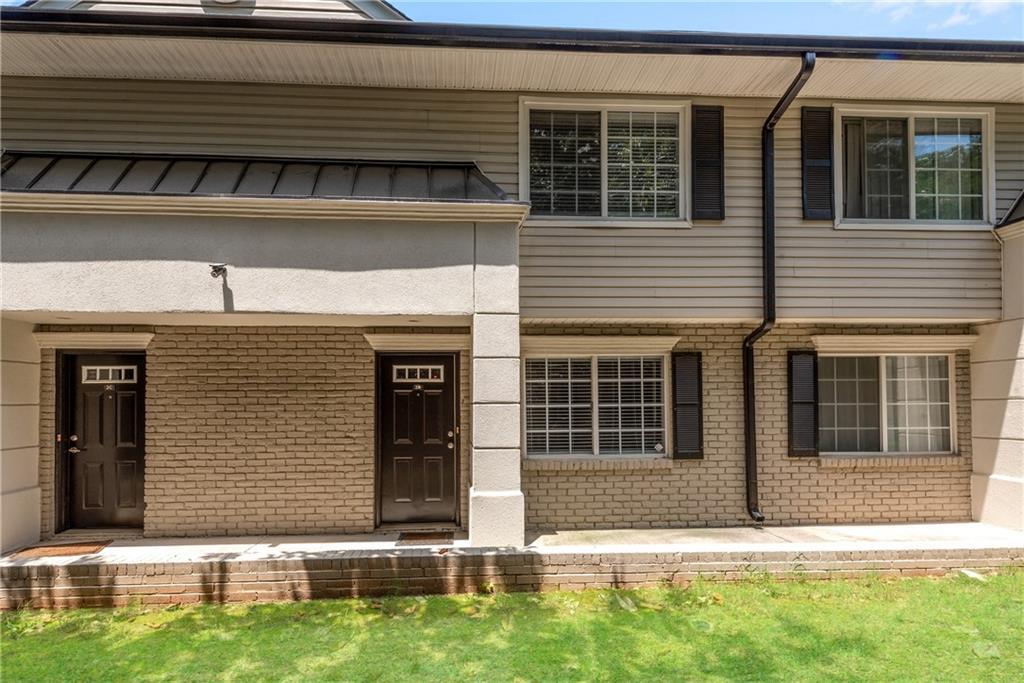 6940 Roswell Rd in Atlanta, GA - Building Photo