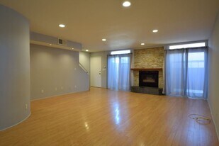 3918 Huron Ave in Culver City, CA - Building Photo