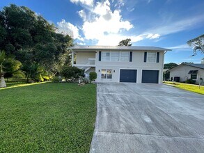 1337 Center Ln in Naples, FL - Building Photo - Building Photo