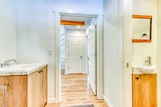 54691 Silver Fox Dr in Bend, OR - Foto de edificio - Building Photo
