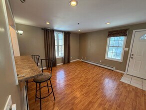 332 Lydall St in Manchester, CT - Building Photo - Building Photo