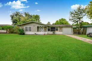 515 24th Ave N in Texas City, TX - Building Photo