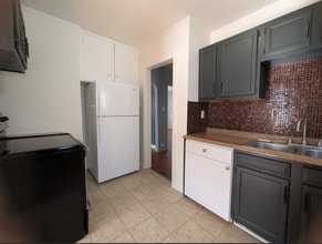 411 E School St in Kent, OH - Building Photo - Building Photo