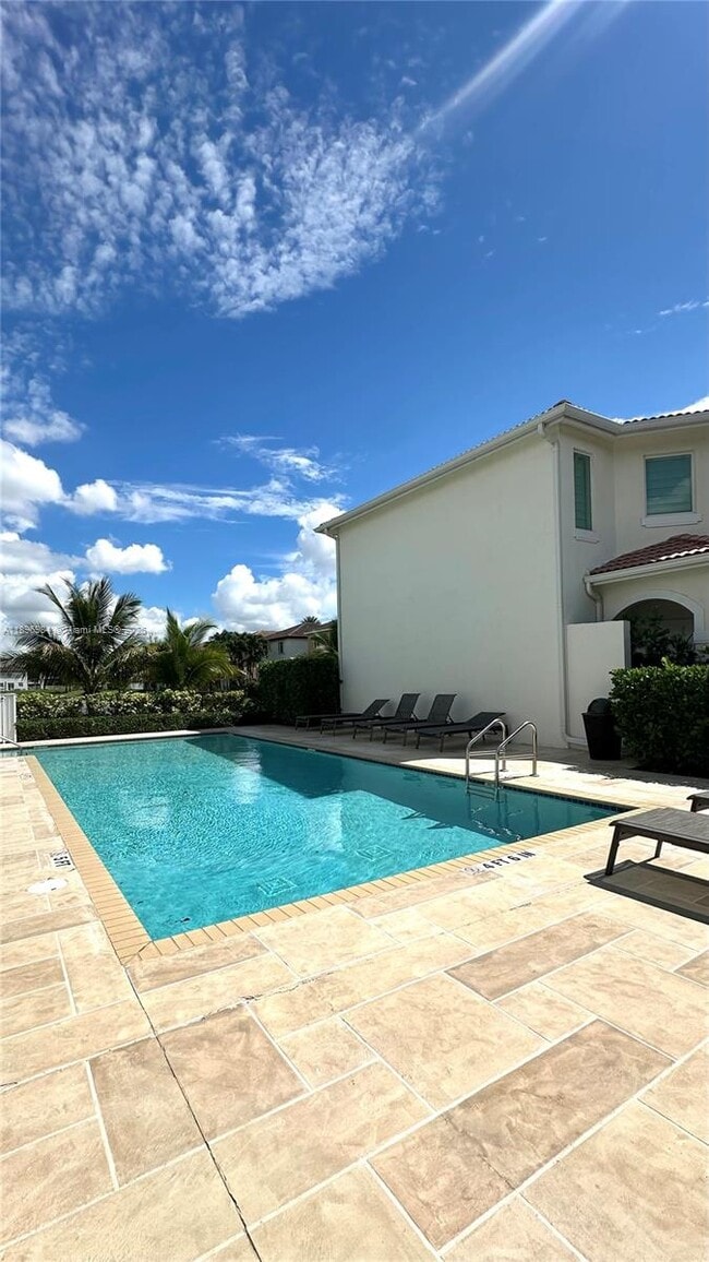4316 NW 113th Ct in Doral, FL - Building Photo - Building Photo