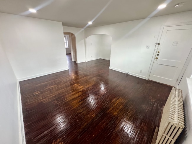 69 Sayers Ave, Unit First Floor in Lansdowne, PA - Foto de edificio - Building Photo