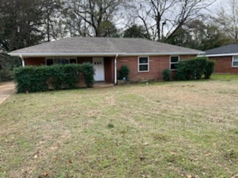 3714 Honeysuckle Rd in Montgomery, AL - Building Photo