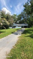36445 Trilby Rd in Dade City, FL - Building Photo