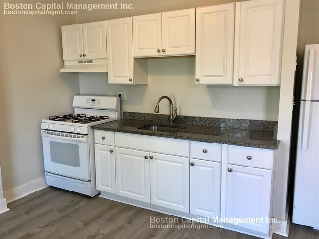 207 Broadway-Unit -11 in Everett, MA - Building Photo - Building Photo