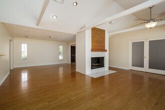 10631 Del Monte Dr in Houston, TX - Building Photo - Building Photo