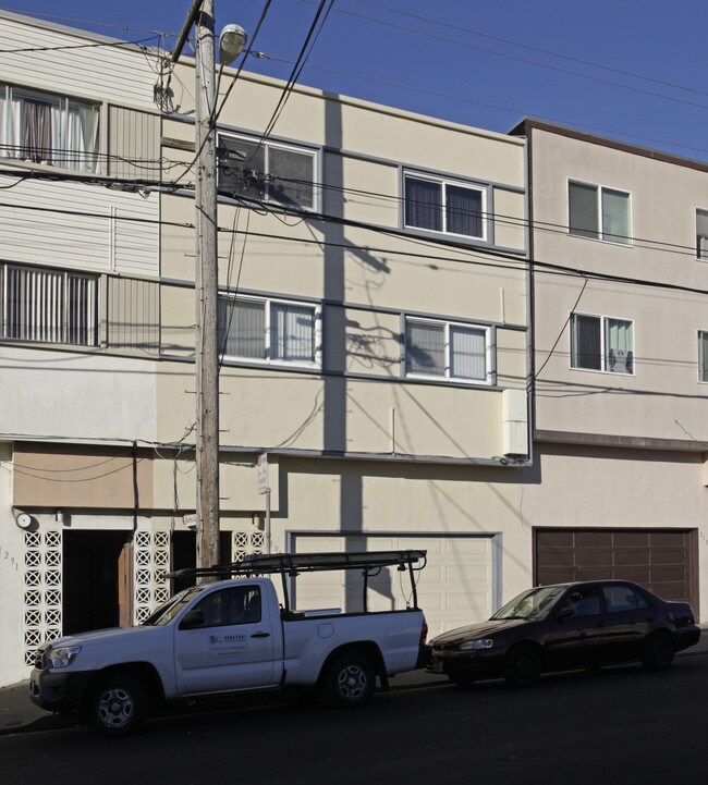 301 Price St in Daly City, CA - Building Photo - Building Photo