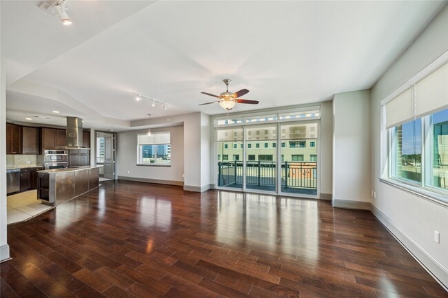 9870 Gaylord Dr in Houston, TX - Building Photo - Building Photo