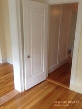 47 Algonquin Rd, Unit 2 in Chestnut Hill, MA - Foto de edificio - Building Photo