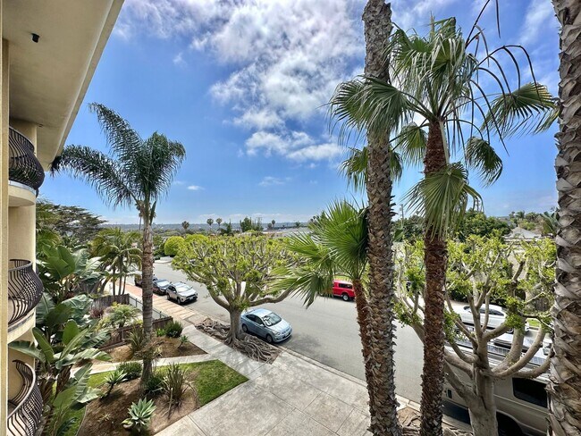 4205 Lamont St in San Diego, CA - Building Photo - Building Photo