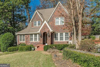 1957 Walker Ave in Atlanta, GA - Foto de edificio - Building Photo